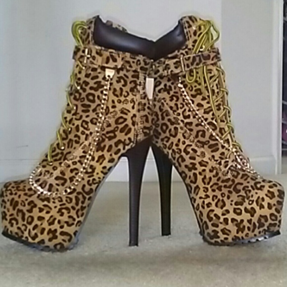 💰💰 Leopard Platform Booties💰💰 - Picture 2 of 6